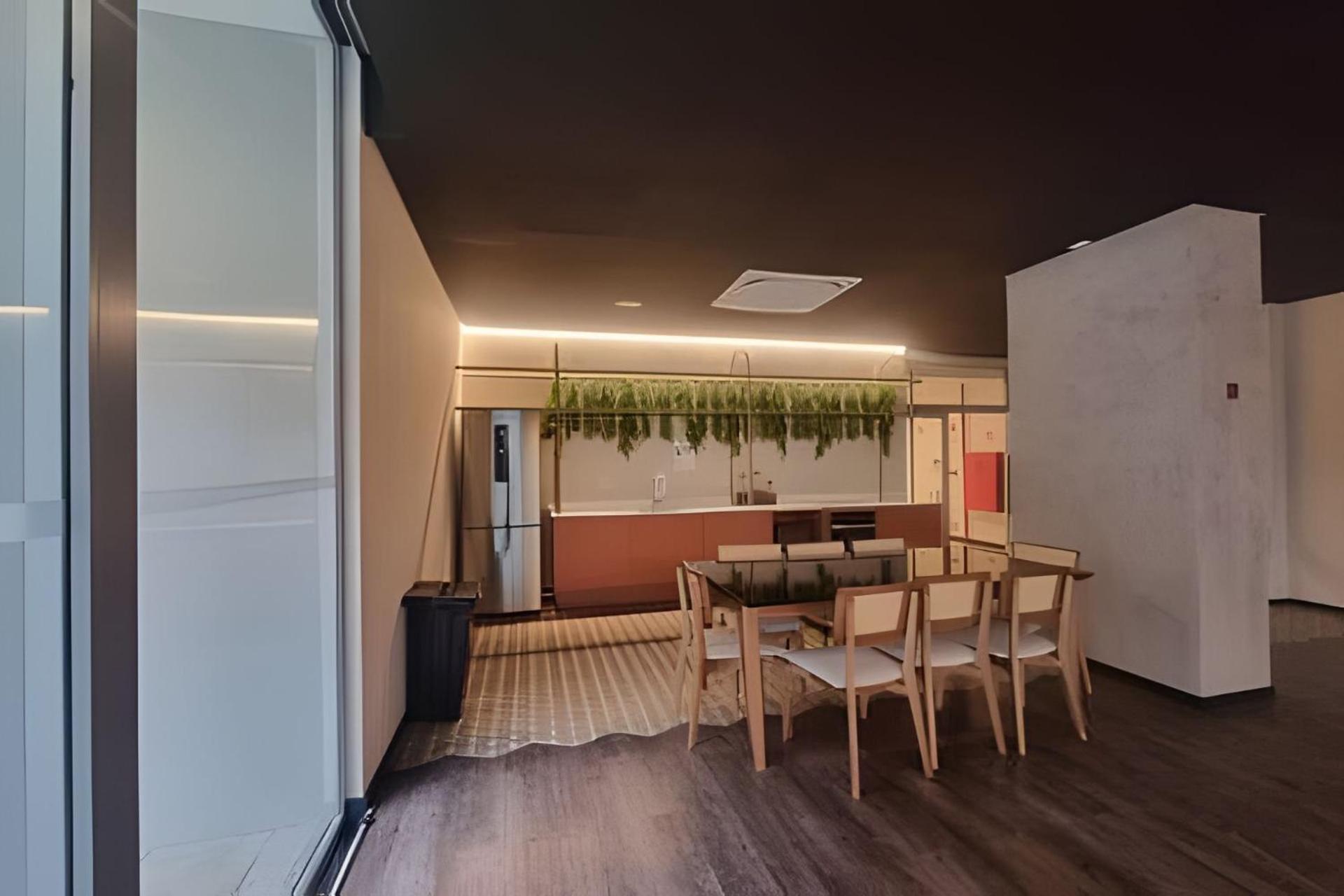 Em Moema Apartamento *